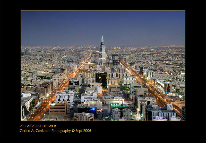Al_Faisaliah_Tower_by_jerishoots.jpg